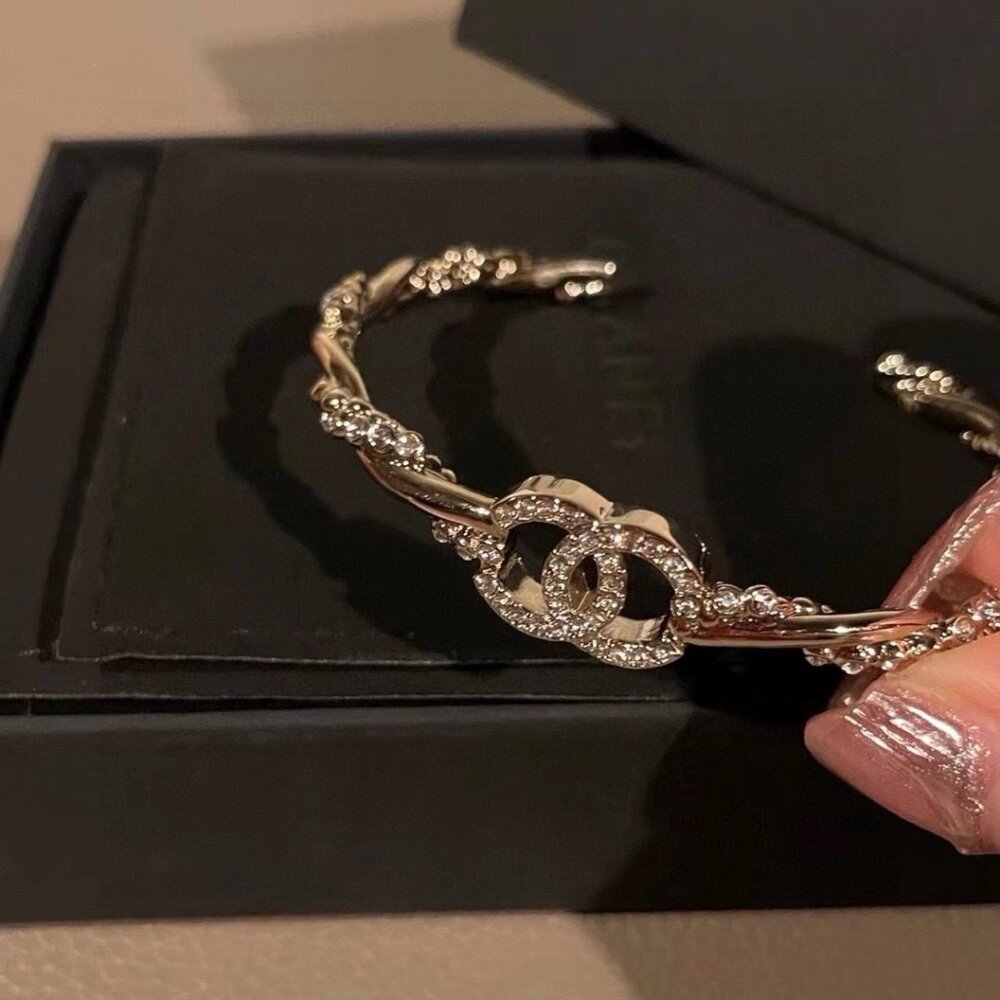 Chanel bracelet - Picture 3 of 7